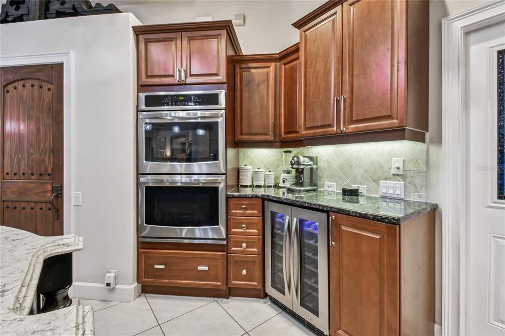 En Venta: $875,000 (4 camas, 3 baños, 3374 Pies cuadrados)