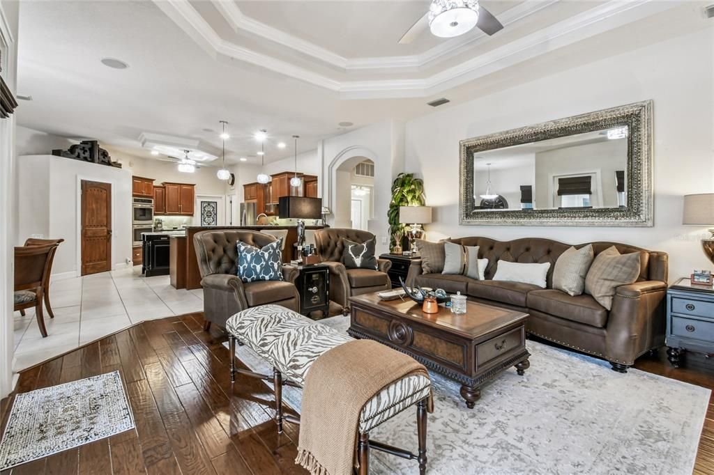 En Venta: $875,000 (4 camas, 3 baños, 3374 Pies cuadrados)