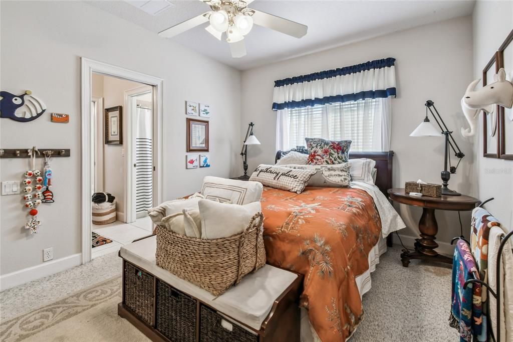 En Venta: $875,000 (4 camas, 3 baños, 3374 Pies cuadrados)