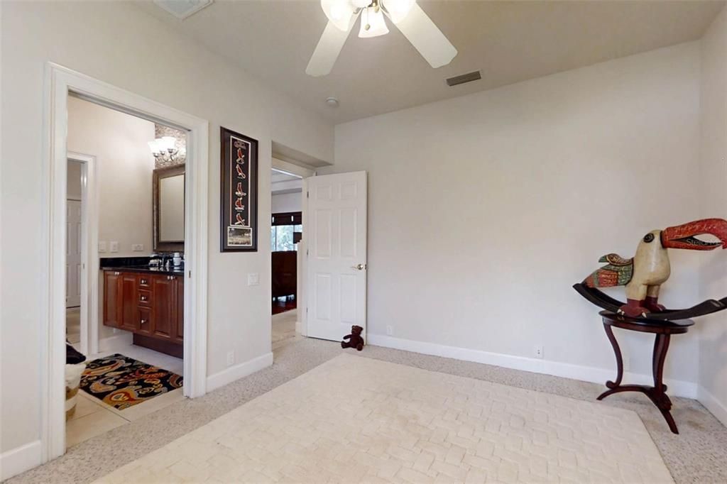 En Venta: $875,000 (4 camas, 3 baños, 3374 Pies cuadrados)