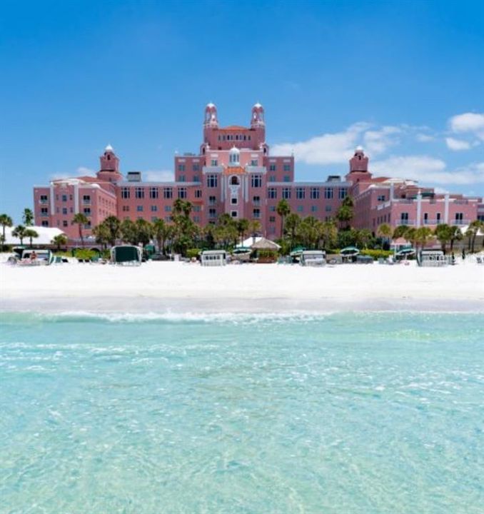 合同活跃: $439,000 (4 贝兹, 3 浴室, 1995 平方英尺)