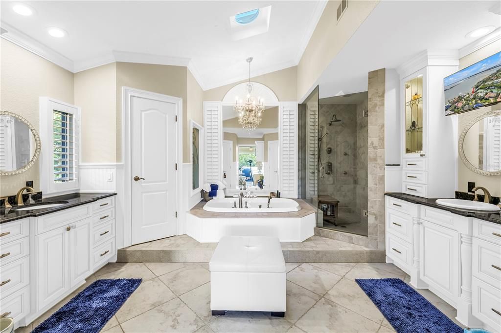 For Sale: $2,500,000 (4 beds, 5 baths, 3385 Square Feet)