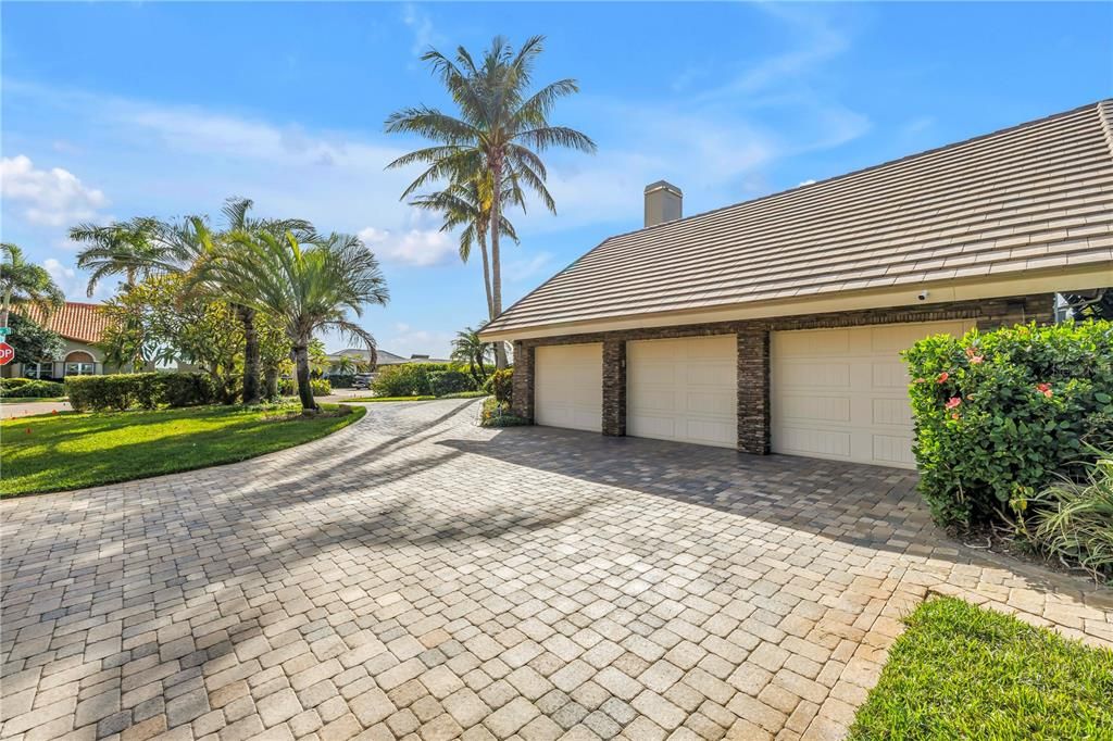 For Sale: $2,500,000 (4 beds, 5 baths, 3385 Square Feet)