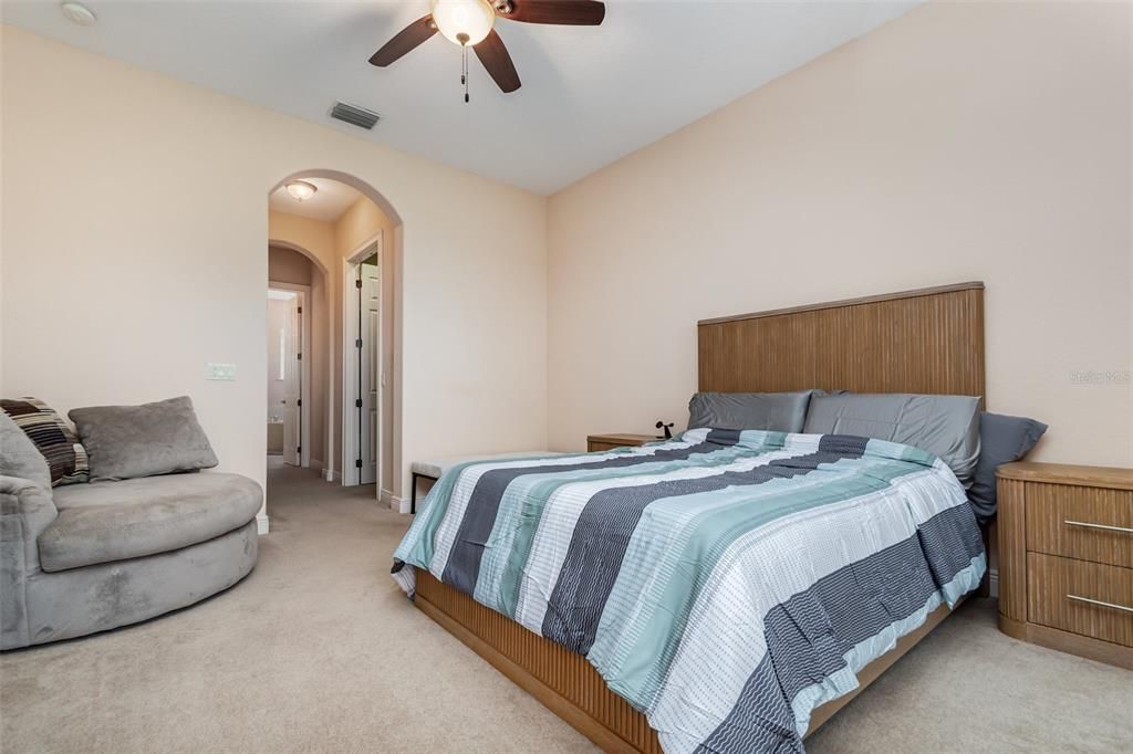 En Venta: $399,999 (3 camas, 2 baños, 2471 Pies cuadrados)