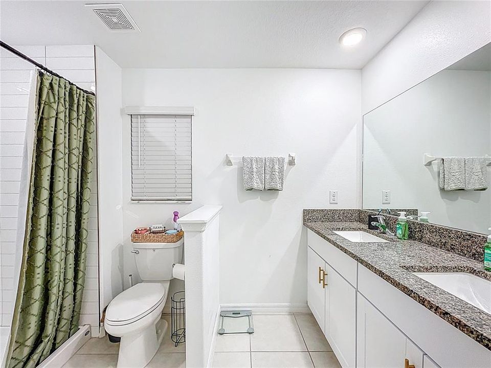 En Venta: $295,000 (3 camas, 2 baños, 1787 Pies cuadrados)