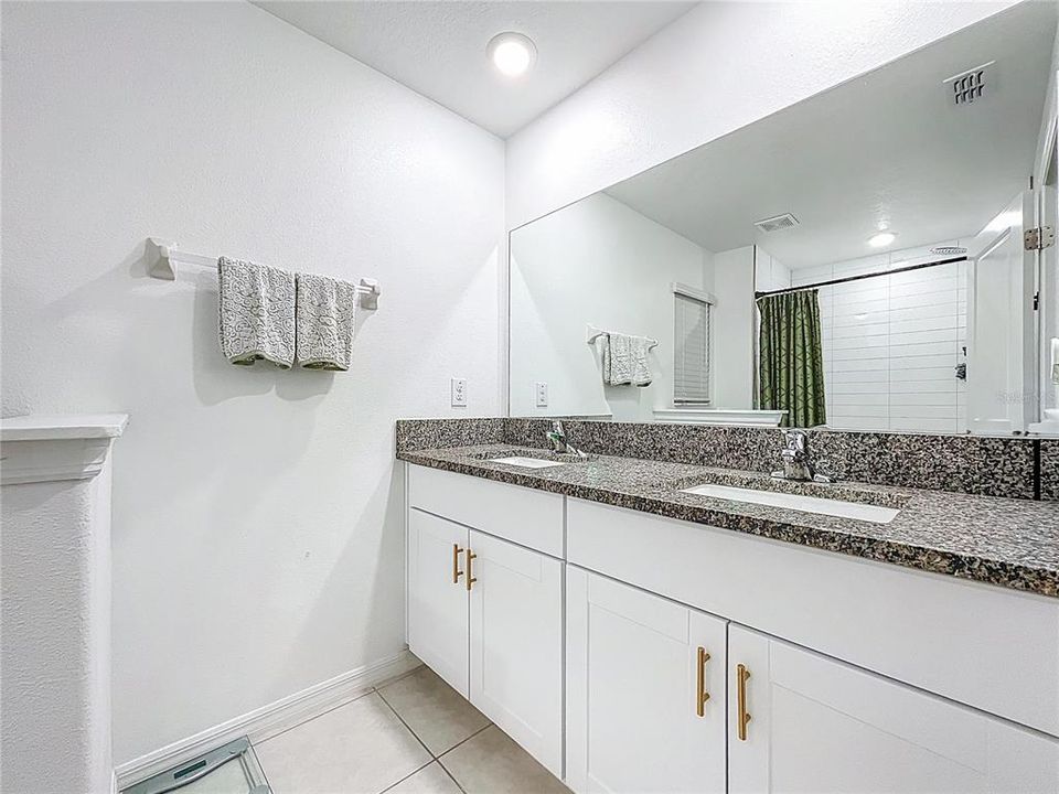 En Venta: $295,000 (3 camas, 2 baños, 1787 Pies cuadrados)