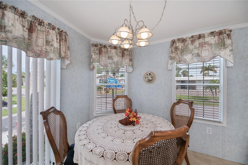 Activo con contrato: $169,000 (3 camas, 2 baños, 1296 Pies cuadrados)