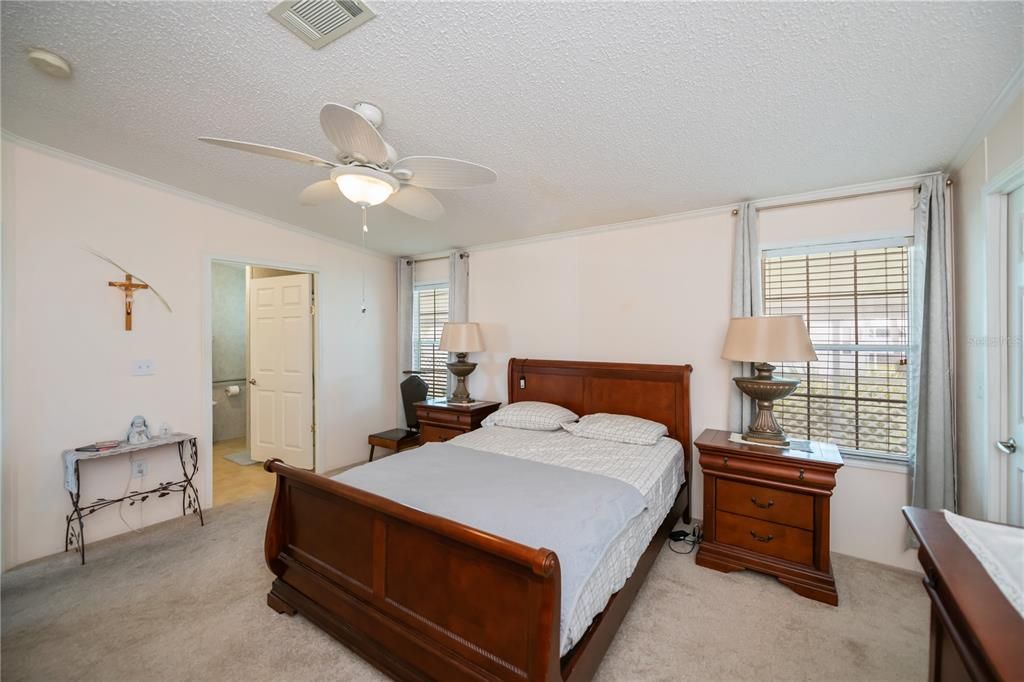 Activo con contrato: $169,000 (3 camas, 2 baños, 1296 Pies cuadrados)