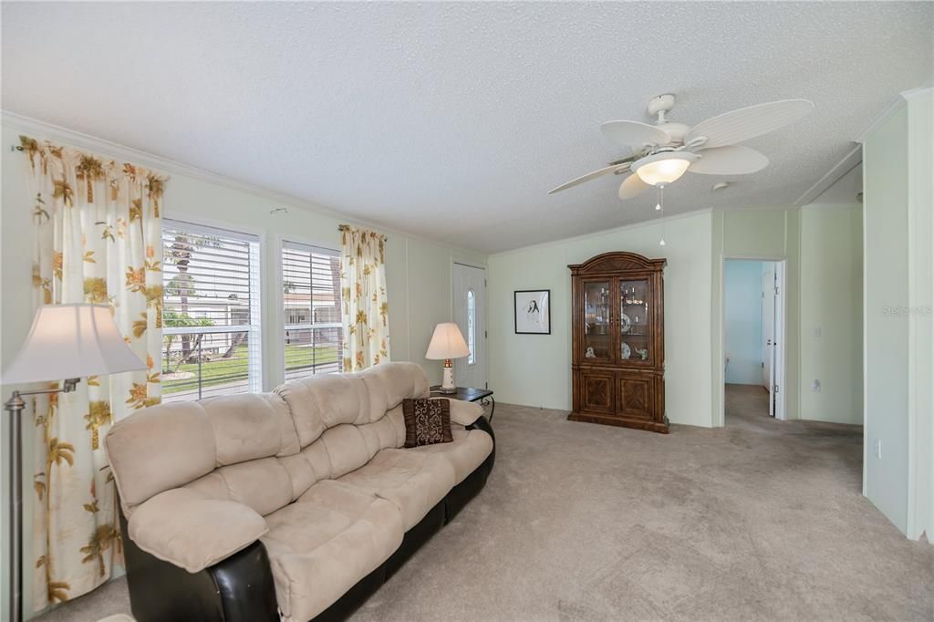 Activo con contrato: $169,000 (3 camas, 2 baños, 1296 Pies cuadrados)