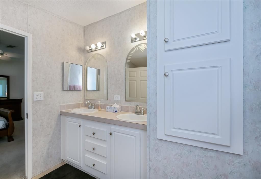 Activo con contrato: $169,000 (3 camas, 2 baños, 1296 Pies cuadrados)