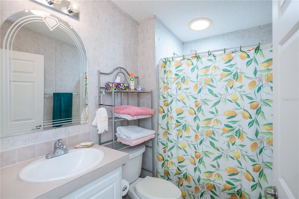 Activo con contrato: $169,000 (3 camas, 2 baños, 1296 Pies cuadrados)