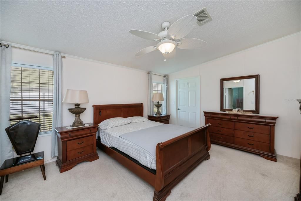 Activo con contrato: $169,000 (3 camas, 2 baños, 1296 Pies cuadrados)