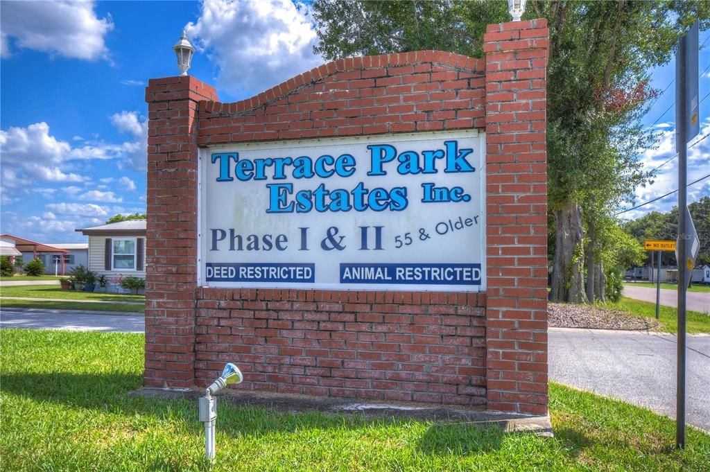 合同活跃: $99,900 (2 贝兹, 2 浴室, 1318 平方英尺)