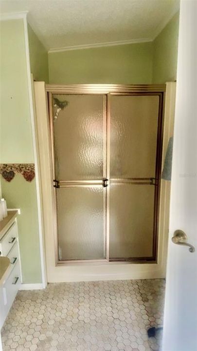 合同活跃: $99,900 (2 贝兹, 2 浴室, 1318 平方英尺)