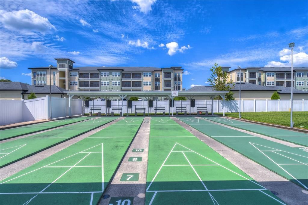 合同活跃: $99,900 (2 贝兹, 2 浴室, 1318 平方英尺)