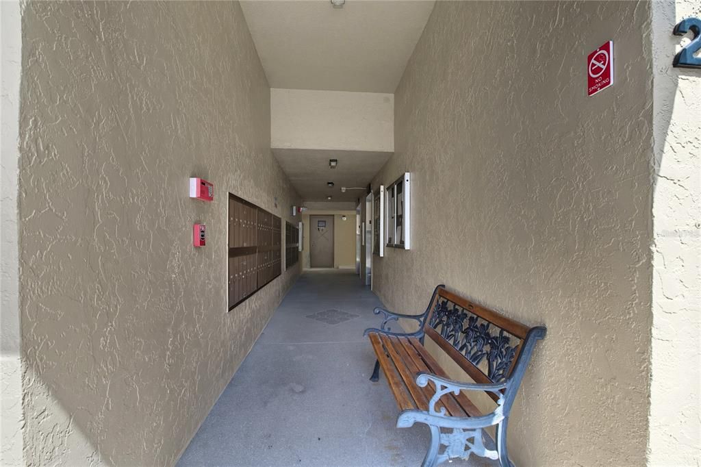 待售: $169,900 (1 贝兹, 1 浴室, 810 平方英尺)