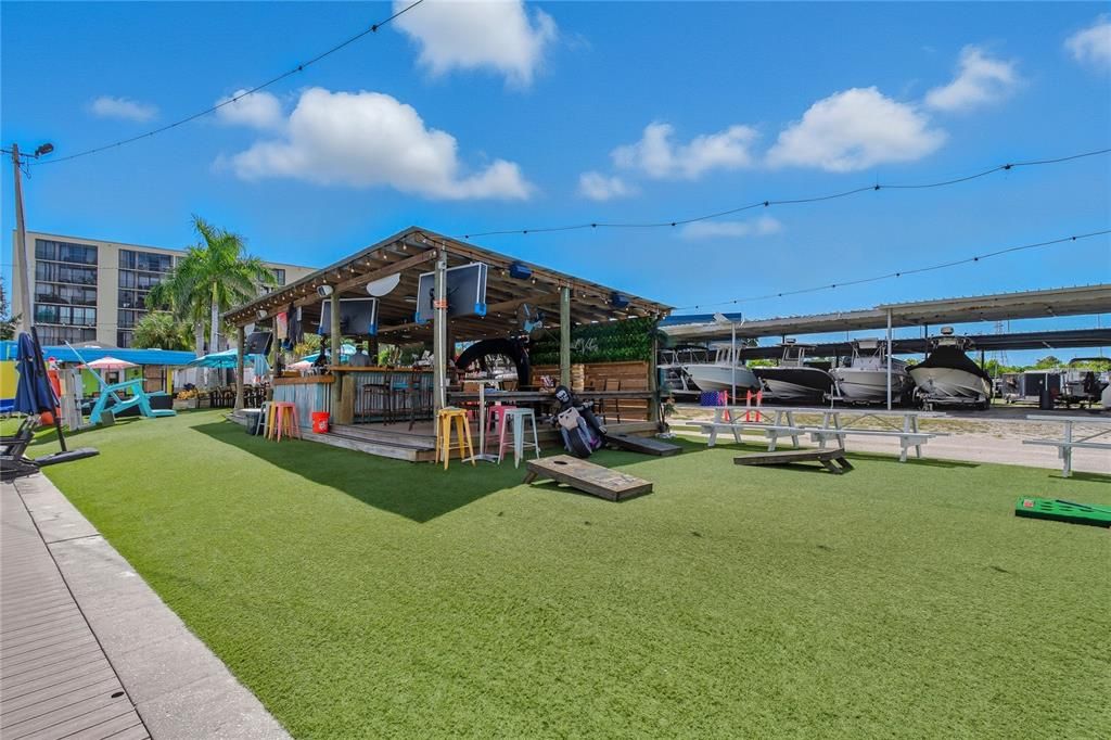 待售: $169,900 (1 贝兹, 1 浴室, 810 平方英尺)