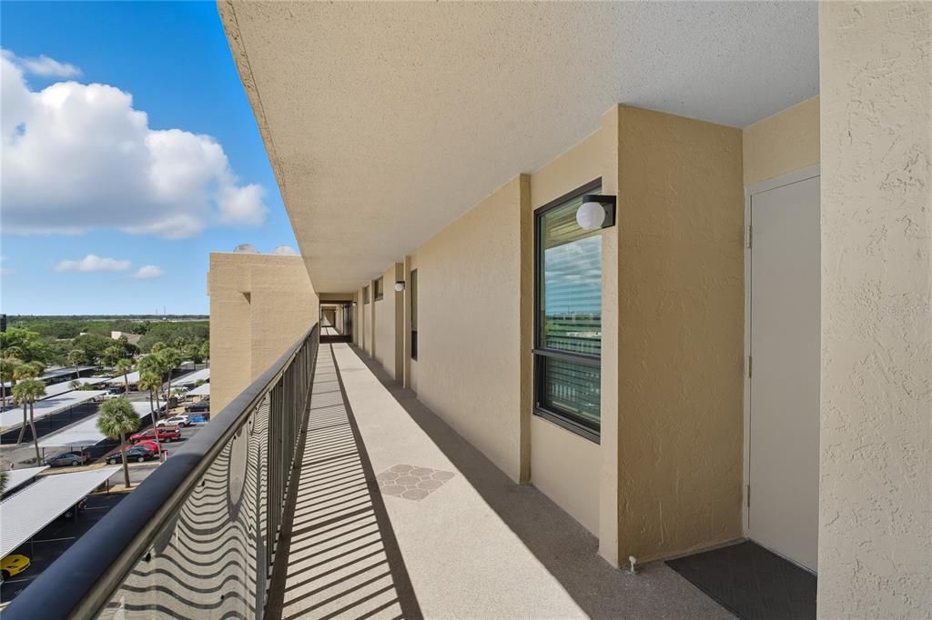 待售: $169,900 (1 贝兹, 1 浴室, 810 平方英尺)