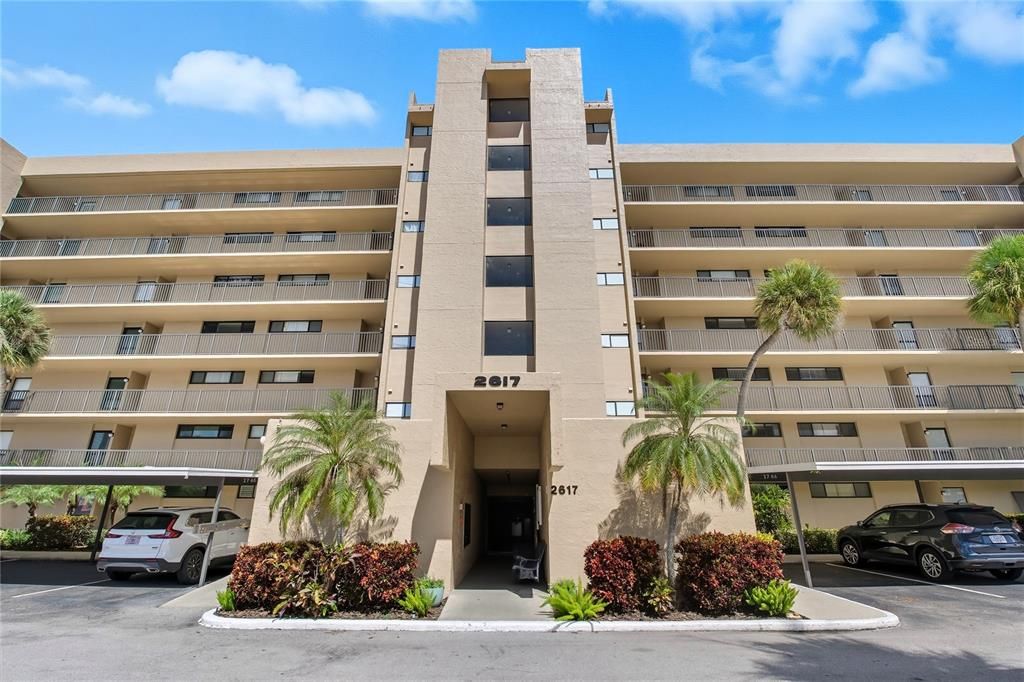 待售: $169,900 (1 贝兹, 1 浴室, 810 平方英尺)