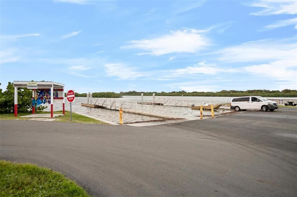 For Sale: $324,900 (4 beds, 2 baths, 1311 Square Feet)