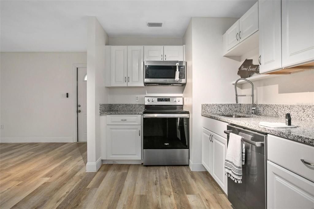 For Sale: $324,900 (4 beds, 2 baths, 1311 Square Feet)