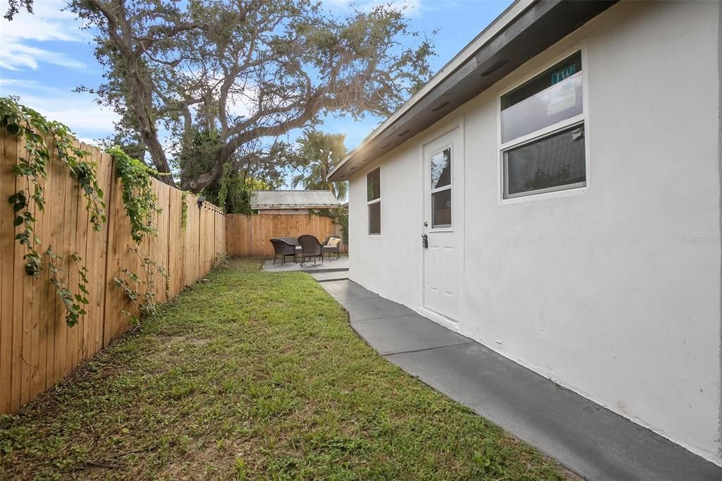 For Sale: $324,900 (4 beds, 2 baths, 1311 Square Feet)