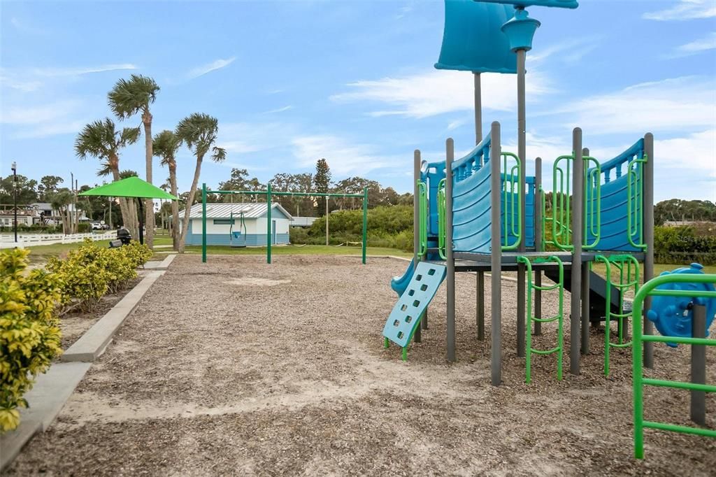 For Sale: $324,900 (4 beds, 2 baths, 1311 Square Feet)