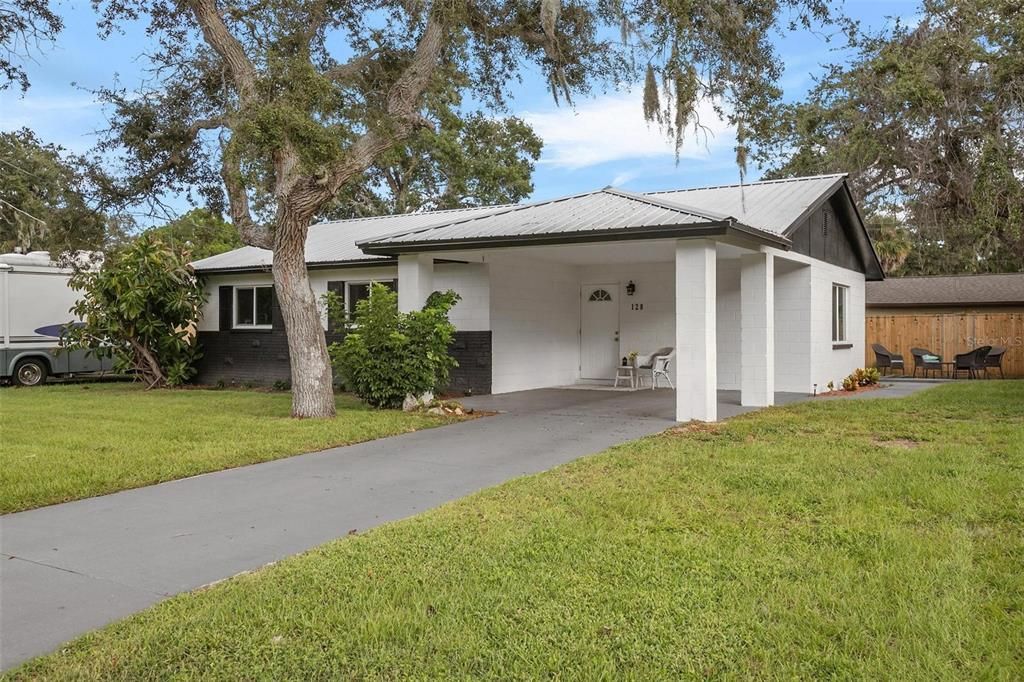 For Sale: $324,900 (4 beds, 2 baths, 1311 Square Feet)