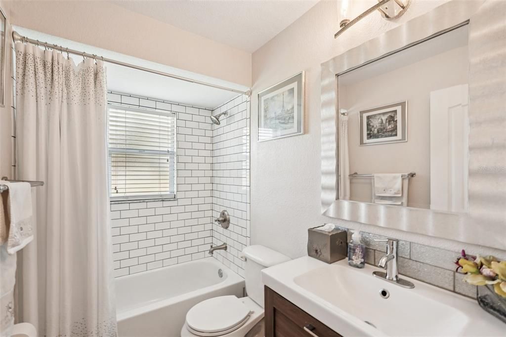 Activo con contrato: $368,000 (3 camas, 2 baños, 1670 Pies cuadrados)