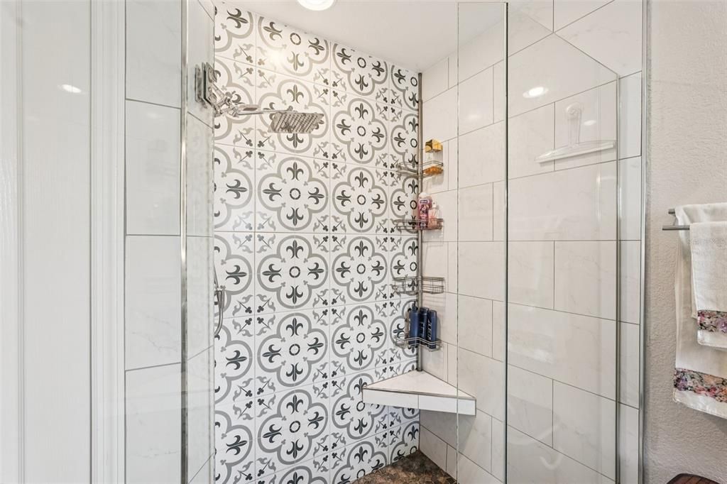 Activo con contrato: $368,000 (3 camas, 2 baños, 1670 Pies cuadrados)