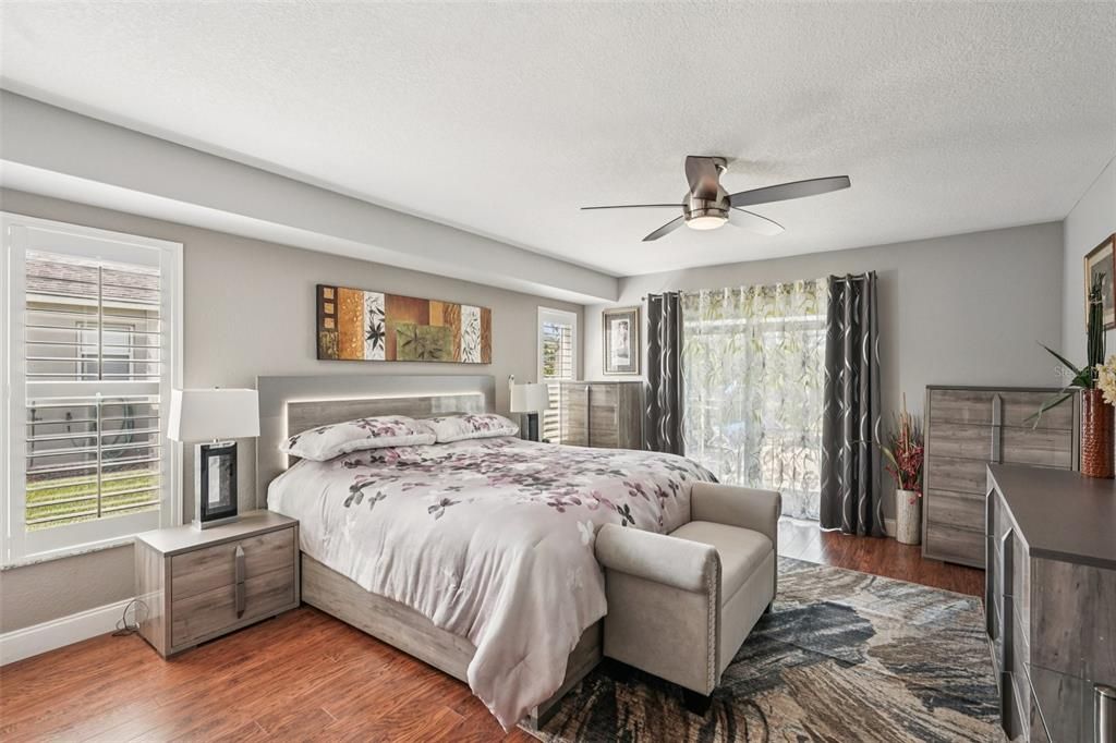 Activo con contrato: $368,000 (3 camas, 2 baños, 1670 Pies cuadrados)