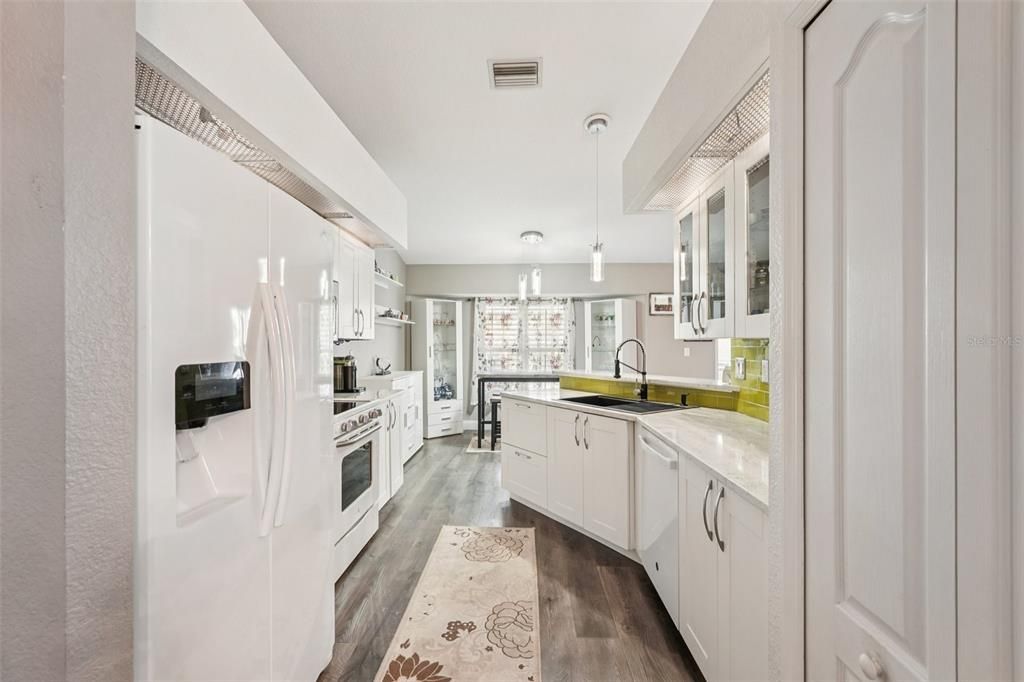 Activo con contrato: $368,000 (3 camas, 2 baños, 1670 Pies cuadrados)