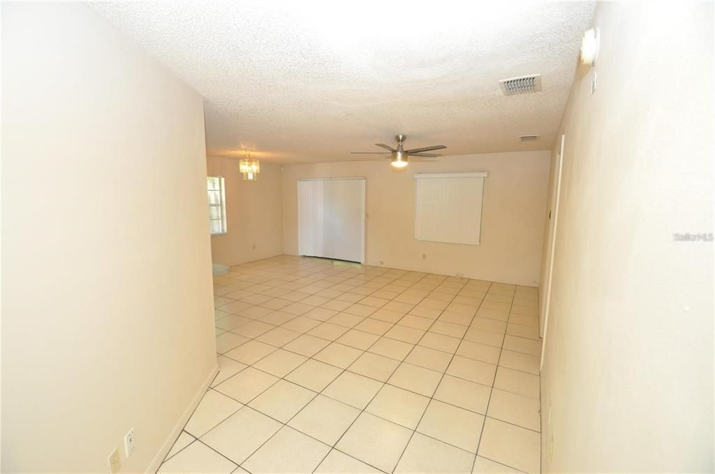 En Renta: $1,595 (3 camas, 2 baños, 1245 Pies cuadrados)