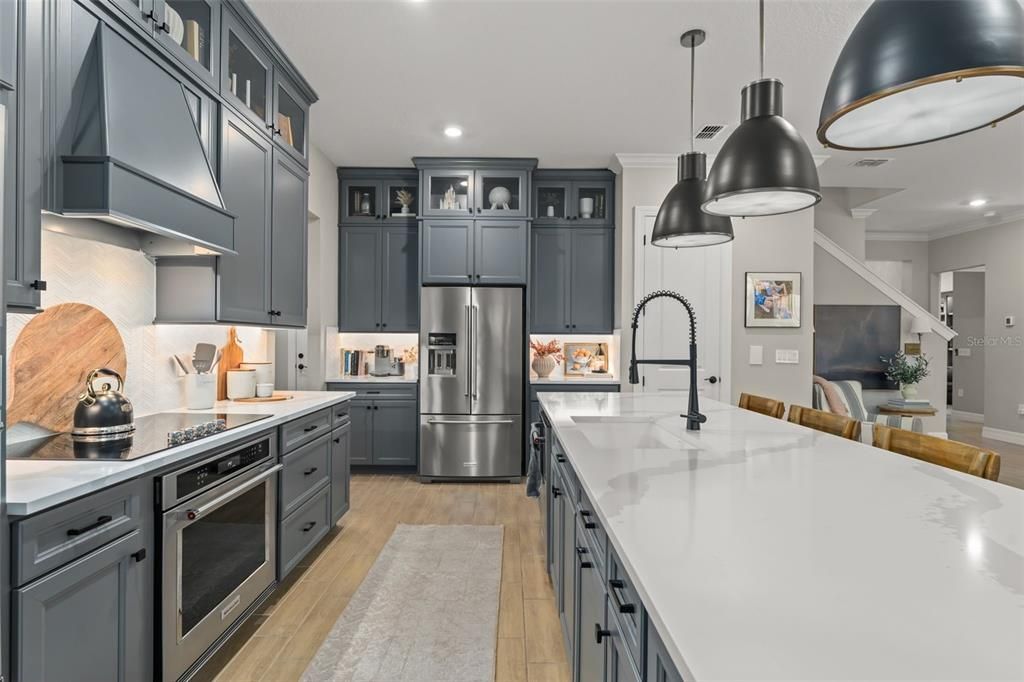 На продажу: $1,045,000 (5 спален, 5 ванн, 3890 Квадратных фут)