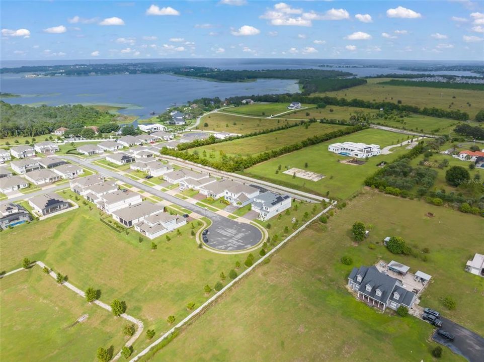 На продажу: $1,045,000 (5 спален, 5 ванн, 3890 Квадратных фут)