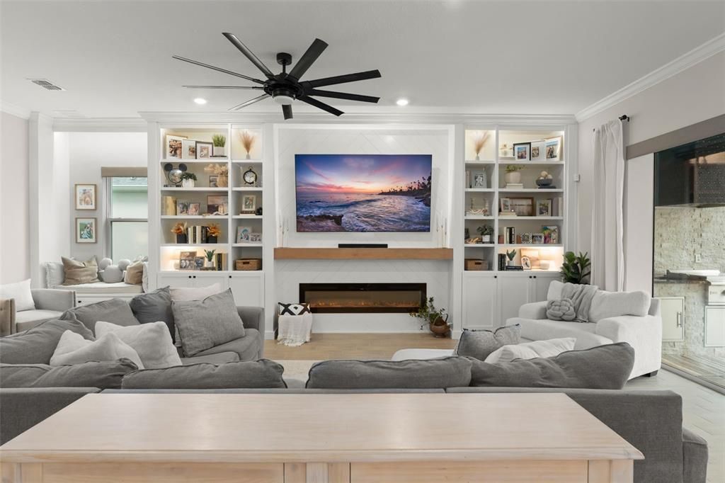 На продажу: $1,045,000 (5 спален, 5 ванн, 3890 Квадратных фут)