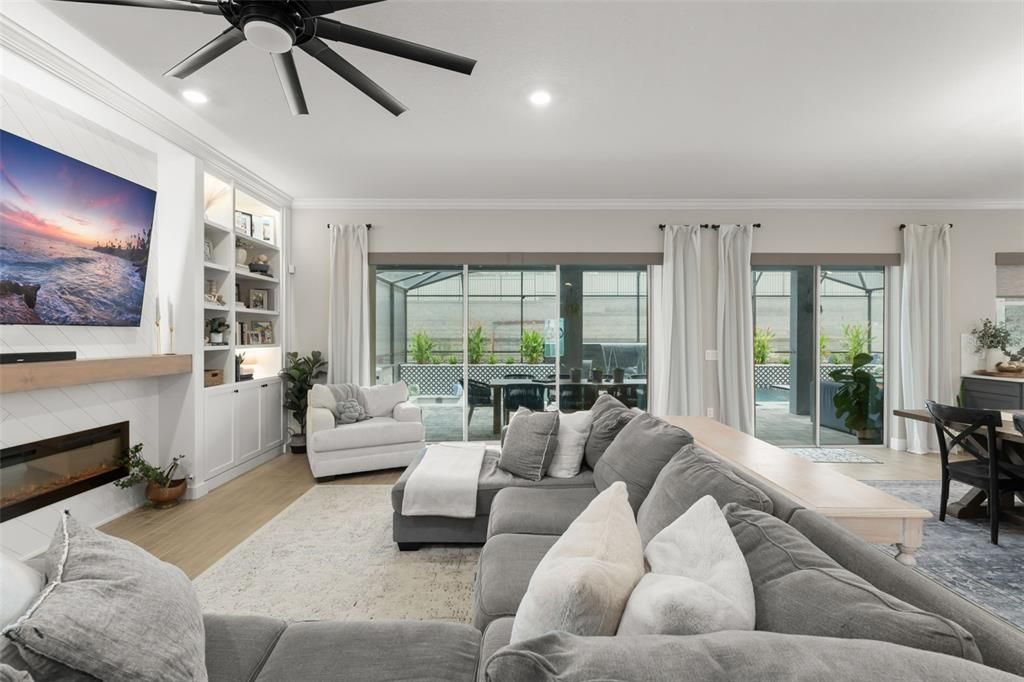 На продажу: $1,045,000 (5 спален, 5 ванн, 3890 Квадратных фут)