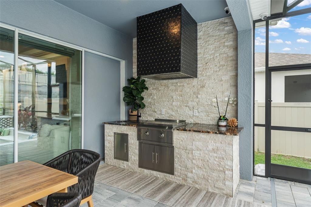 На продажу: $1,045,000 (5 спален, 5 ванн, 3890 Квадратных фут)