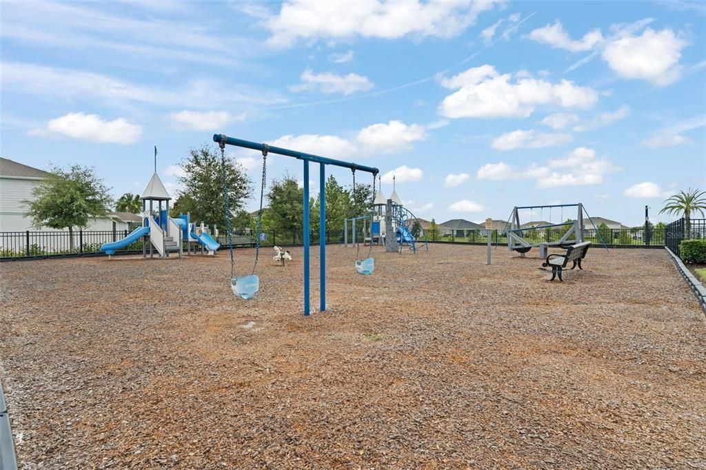 На продажу: $1,045,000 (5 спален, 5 ванн, 3890 Квадратных фут)