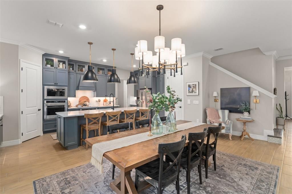 На продажу: $1,045,000 (5 спален, 5 ванн, 3890 Квадратных фут)