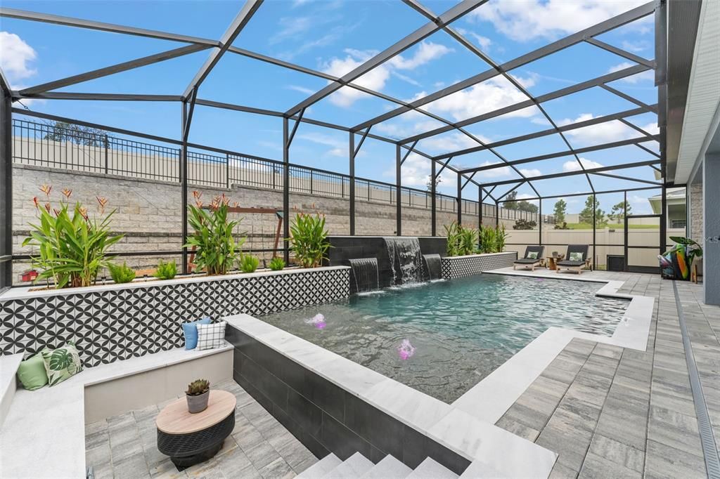 На продажу: $1,045,000 (5 спален, 5 ванн, 3890 Квадратных фут)