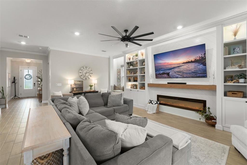 На продажу: $1,045,000 (5 спален, 5 ванн, 3890 Квадратных фут)