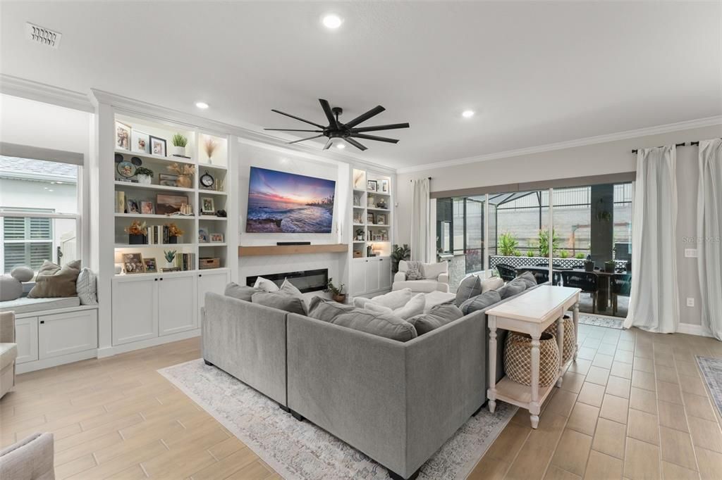 На продажу: $1,045,000 (5 спален, 5 ванн, 3890 Квадратных фут)