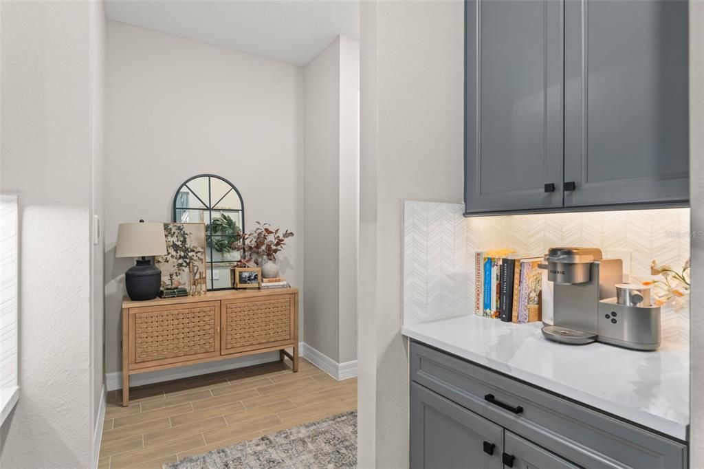 На продажу: $1,045,000 (5 спален, 5 ванн, 3890 Квадратных фут)