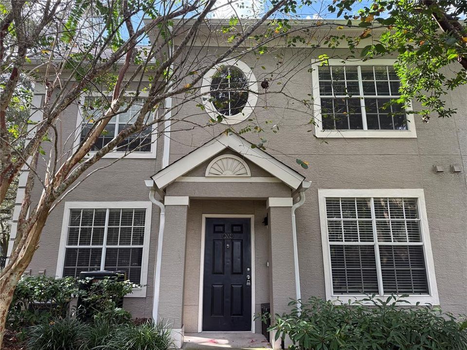 Recently Rented: $1,550 (1 beds, 1 baths, 1016 Square Feet)