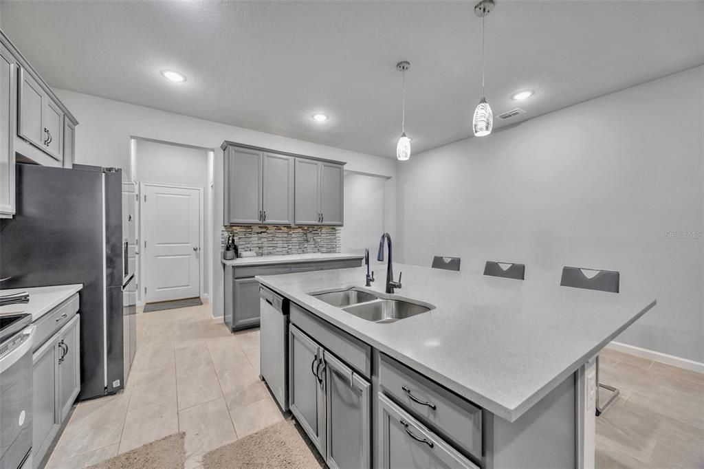 待售: $375,000 (3 贝兹, 2 浴室, 1667 平方英尺)