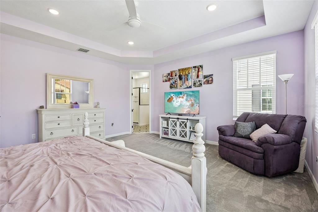 合同活跃: $1,129,000 (5 贝兹, 3 浴室, 3122 平方英尺)