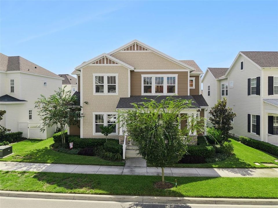 合同活跃: $1,129,000 (5 贝兹, 3 浴室, 3122 平方英尺)