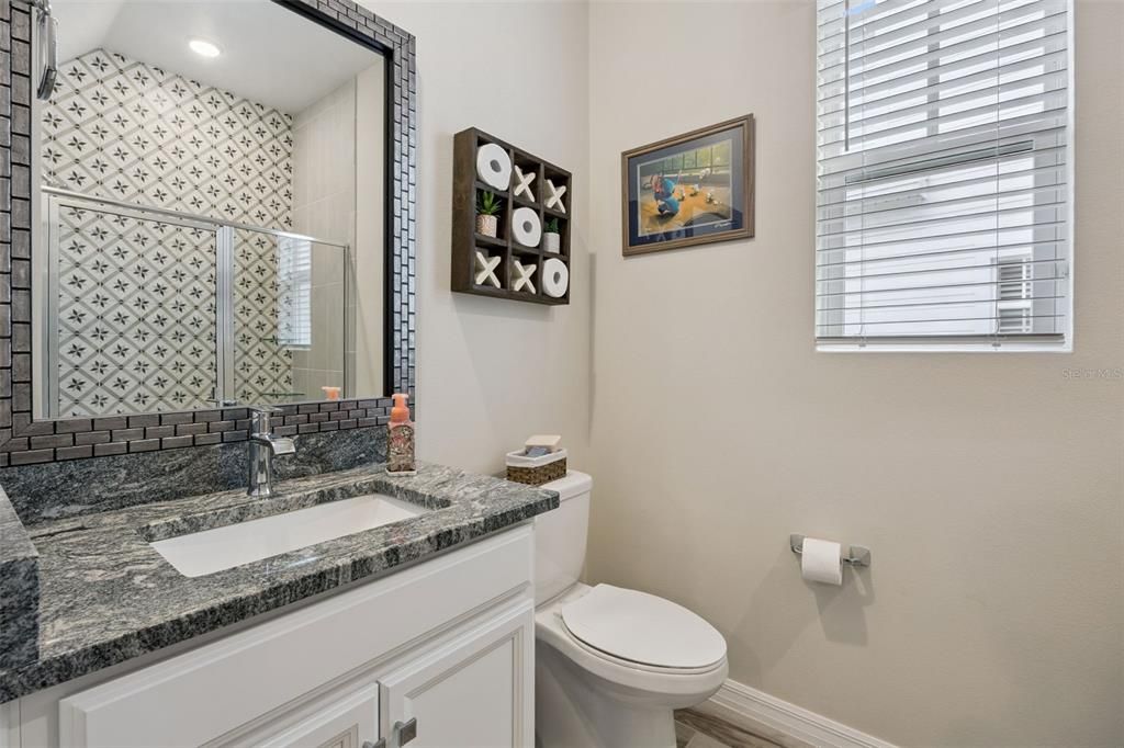 合同活跃: $1,129,000 (5 贝兹, 3 浴室, 3122 平方英尺)