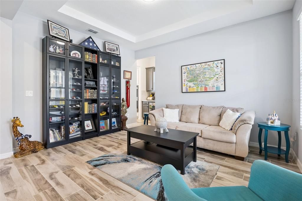 合同活跃: $1,129,000 (5 贝兹, 3 浴室, 3122 平方英尺)